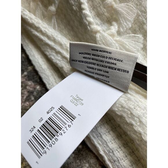 Hearth & Hand Magnolia Cream Acrylic Throw blanket - Picture 3 of 6